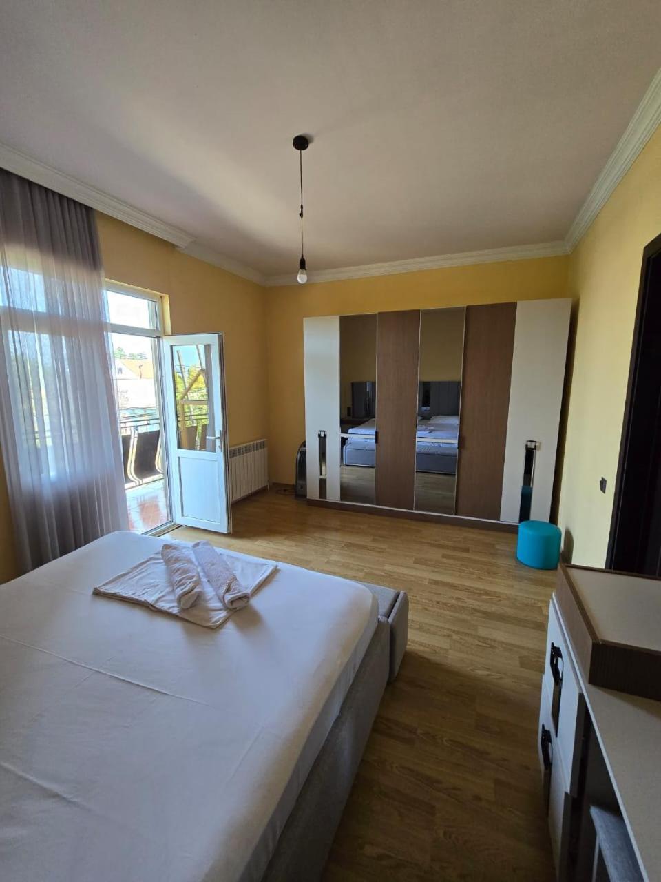 Mziuri Cozy Guesthouse Kobuleti Eksteriør billede